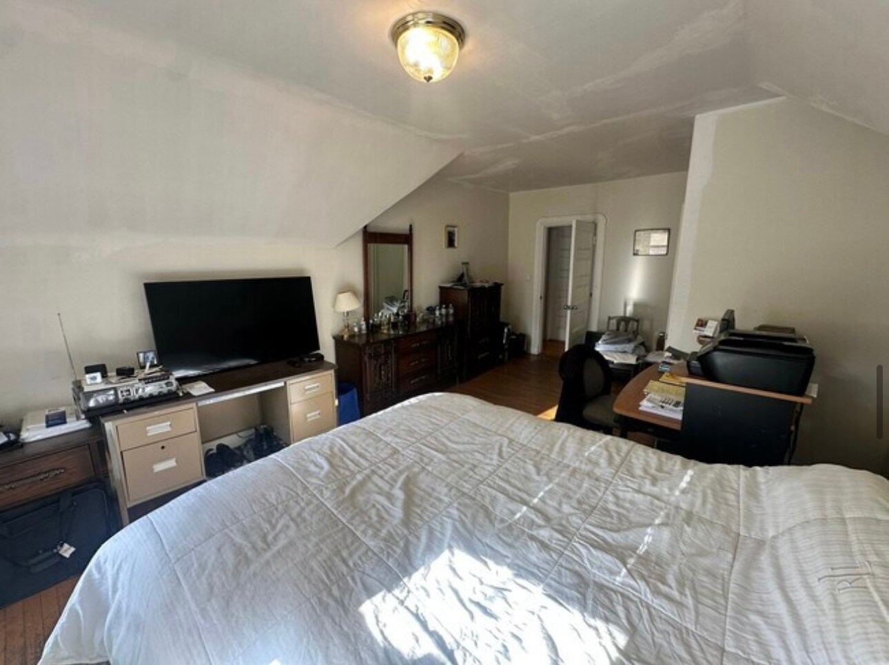 Building Photo - 147 Willow Ave