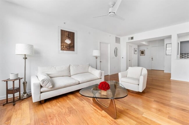 Building Photo - 54 Rainey St