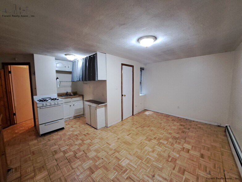 Building Photo - 56 Prince St