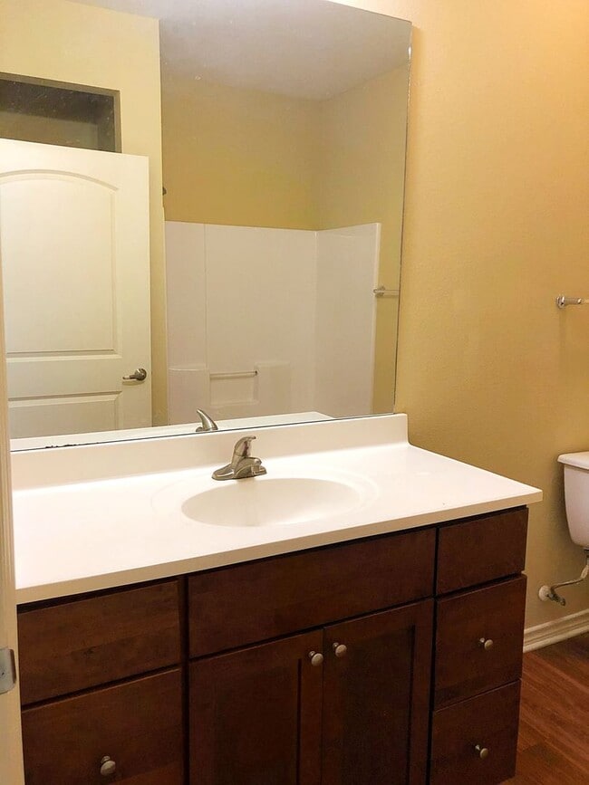 Building Photo - 2009 Cable Ave