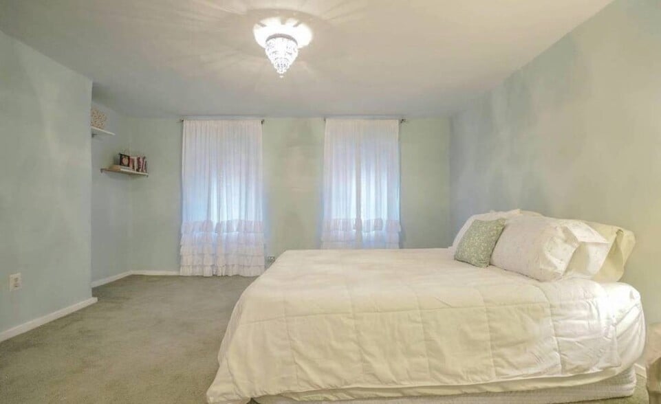 Spacious Master bedroom with ensuite full bathroom. - 4346 Cresson St