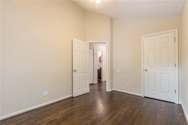 Building Photo - 3301 Avensong Village Cir