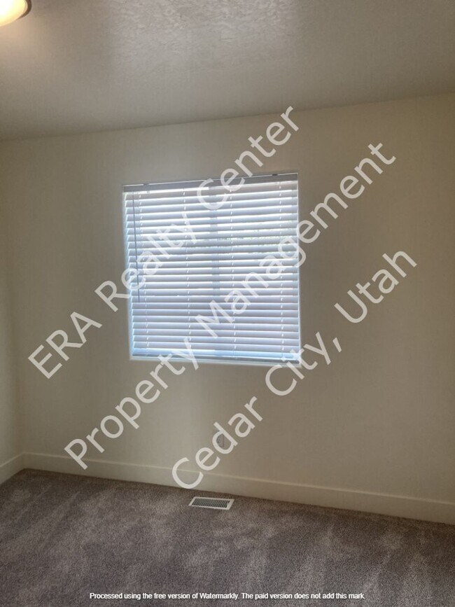 Building Photo - 4283 UT-56