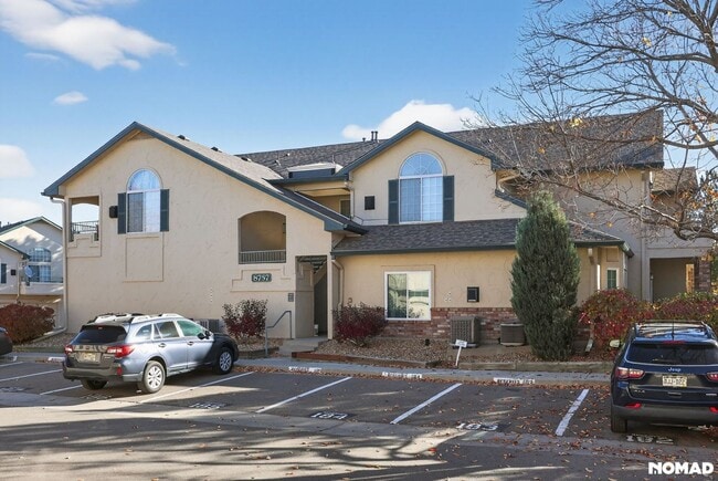 Building Photo - 8757 E Dry Creek Rd