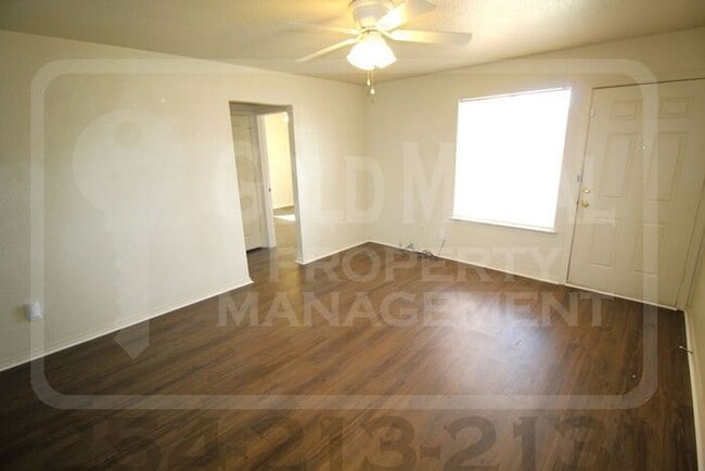 Building Photo - 2807 Leroy Cir