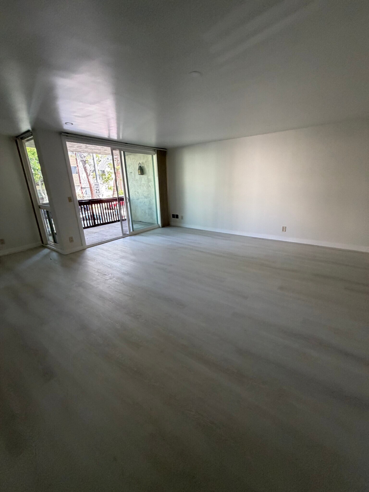 Building Photo - 5650 Sumner Way