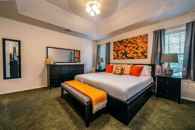 Building Photo - 1 Amesbury Dr