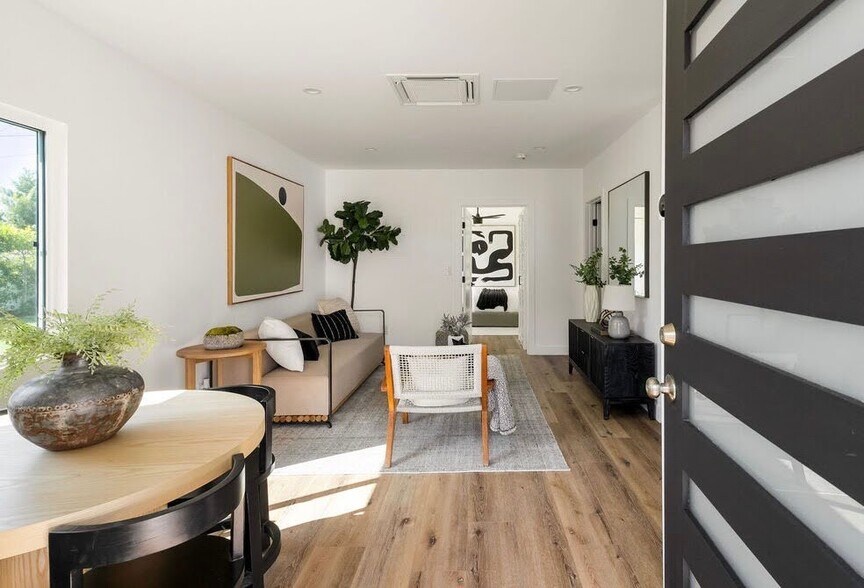 Building Photo - 6527 W 85th St