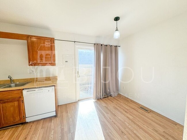 Building Photo - 2142 Baltimore Cir