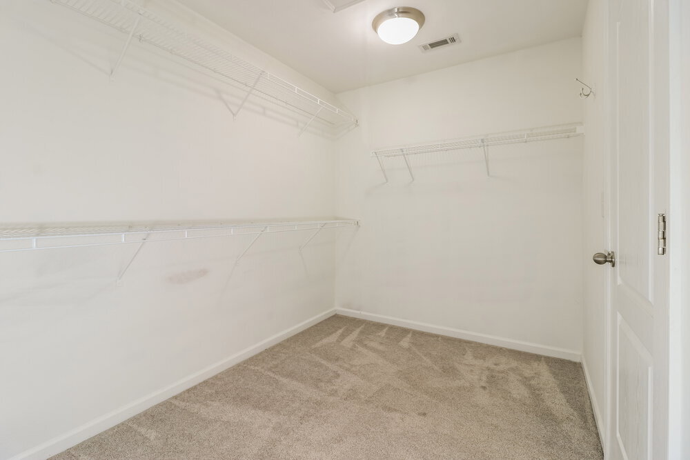 Building Photo - 6682 Silk Tree Pointe