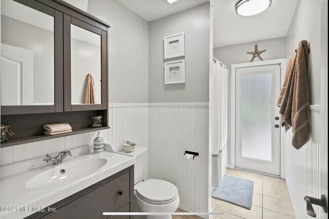 Building Photo - Beautiful 3/2 in Desirable John's Creek