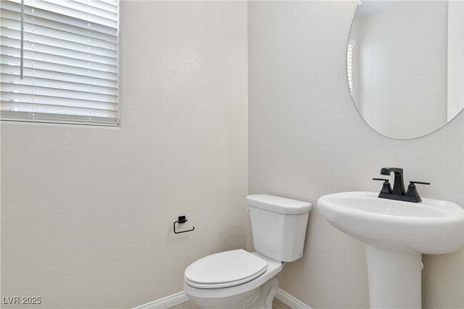 Building Photo - 3859 Painted Lady Ave