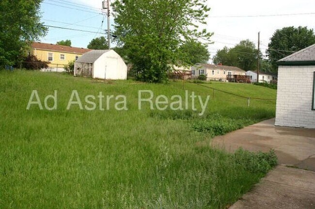 Building Photo - Updated 3 Bed 1 Bath Home in KCMO-Coming S...