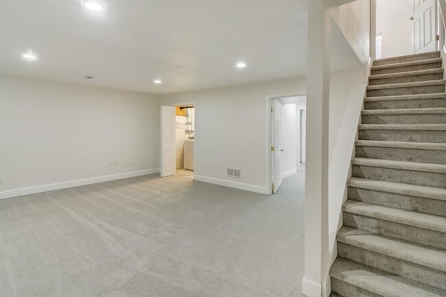 Building Photo - 5004 E Hinsdale Pl