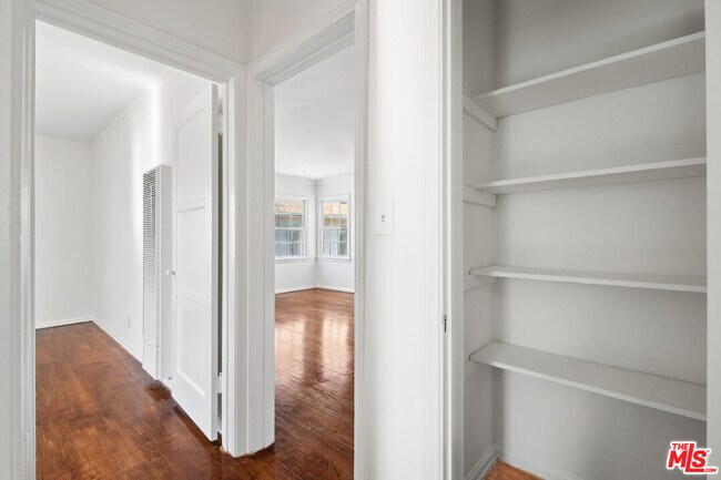 Building Photo - 1047 S Holt Ave