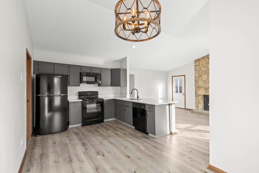 Building Photo - 1800 Weather Stone Ln