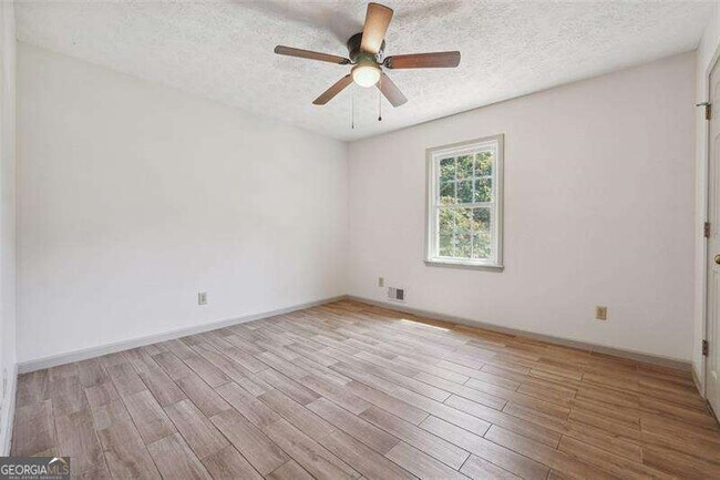 Building Photo - 1532 Daniel Ln