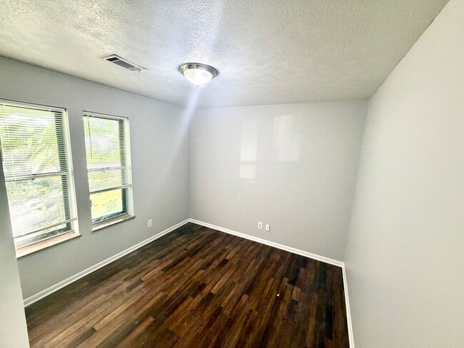 Building Photo - 7225 Deville Way