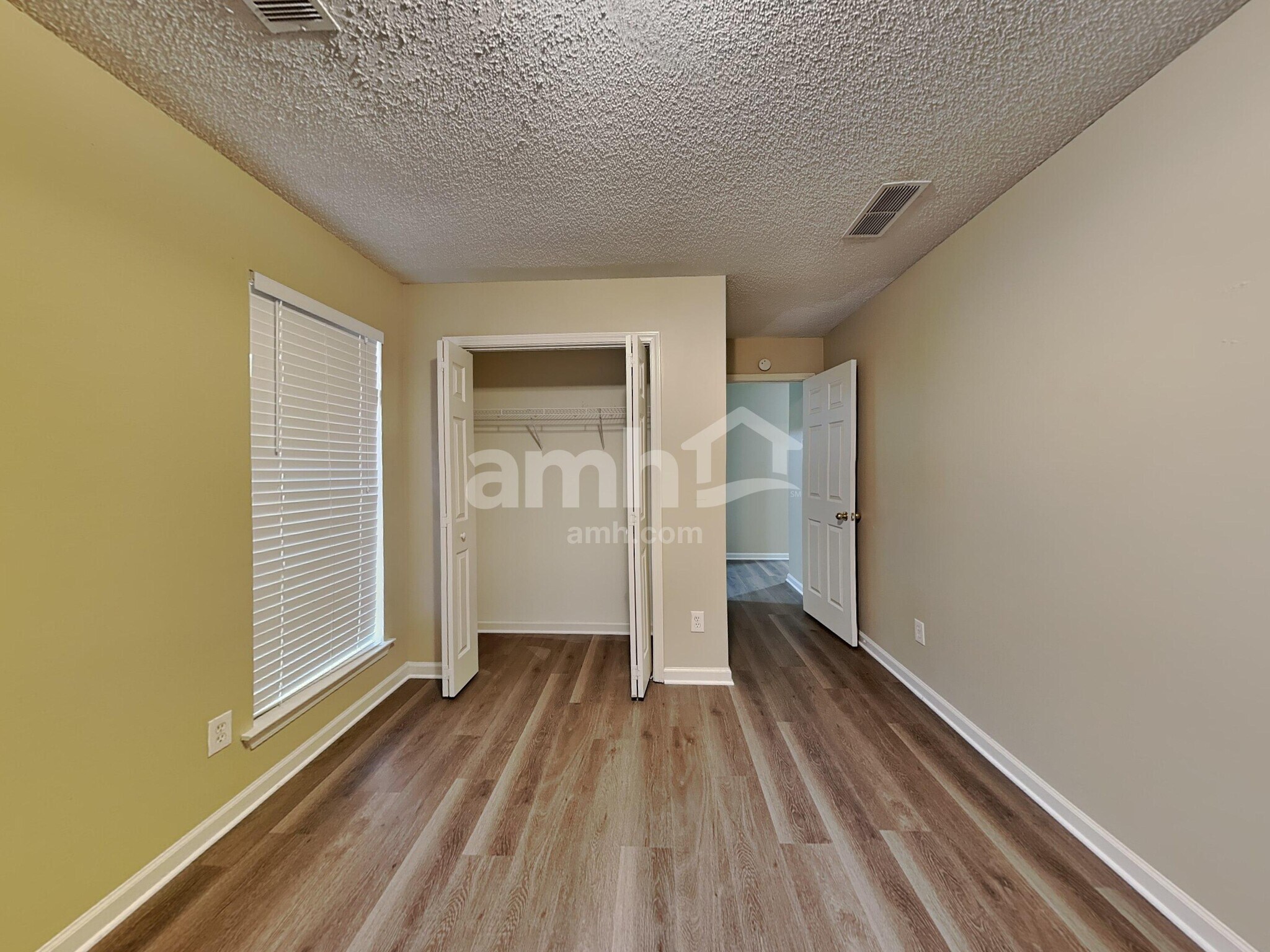 Building Photo - 5029 Kens Ct