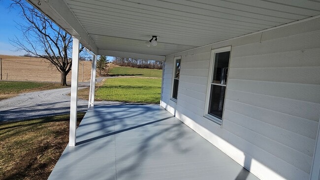 Building Photo - Country Living in This 4 Bedroom Farmhouse!