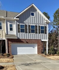 Building Photo - Beautiful 3BR/2.5BA Townhouse; Easy Access to I485 and Uptown