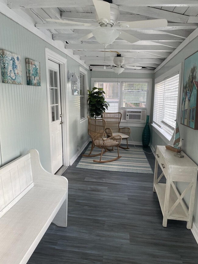 Building Photo - 411 N D St