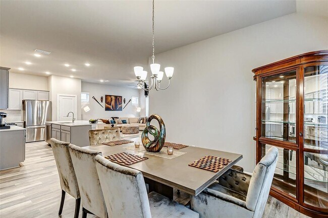 Building Photo - 5110 Morrison Dr