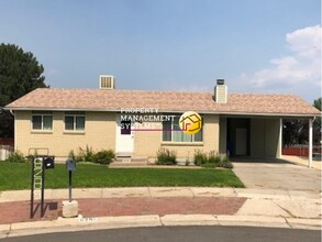 Building Photo - 3 Bedroom Home in West Jordan!