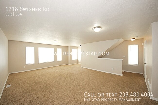 Building Photo - Incredible Twinhome Available in South Poc...