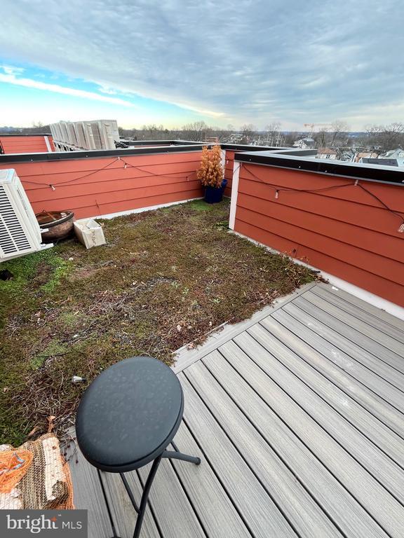 Building Photo - 2385 Rhode Island Ave NE