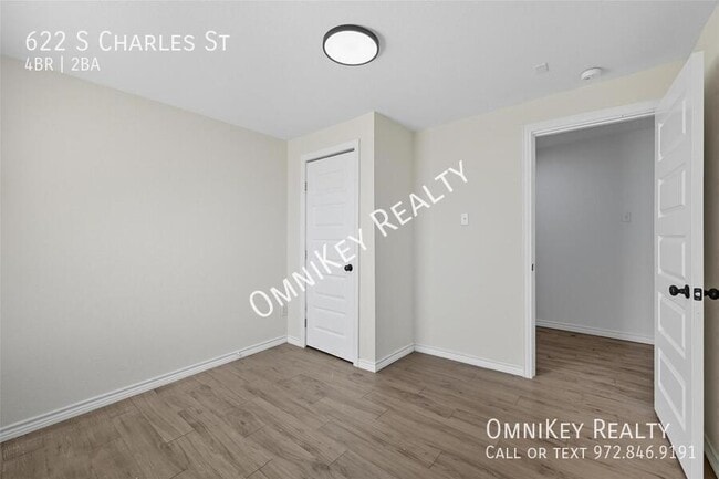 Building Photo - 622 S Charles St