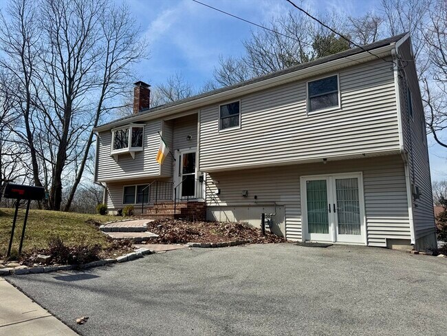 Building Photo - 15 Curlew St