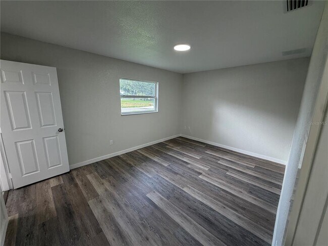 Building Photo - 301 Lesesne St