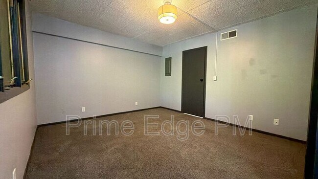 Building Photo - 2343 B St