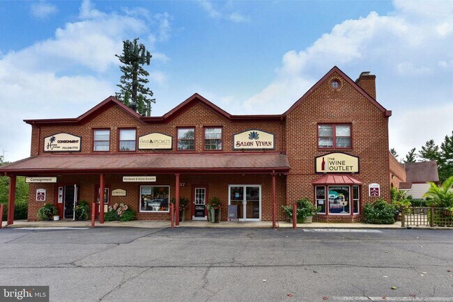 Building Photo - 11922 Holly Spring Dr