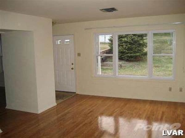 Building Photo - For Rent