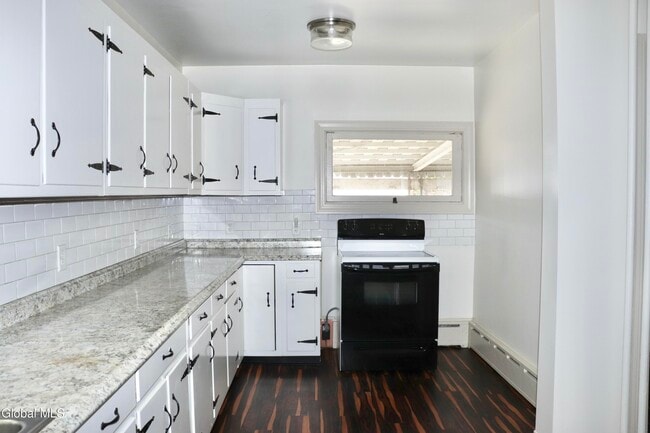 Building Photo - 628 N Pearl St