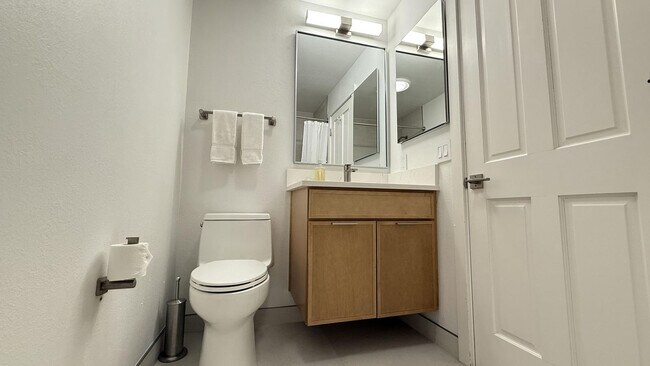 Building Photo - 113 Lost Creek Ln