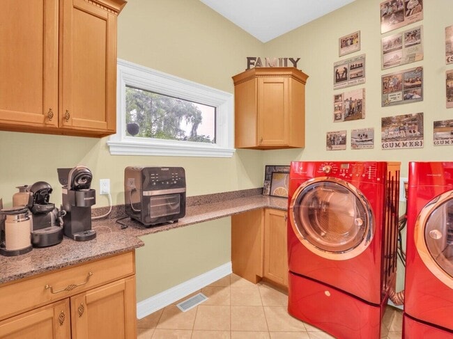 Building Photo - 106 Michigan Ct