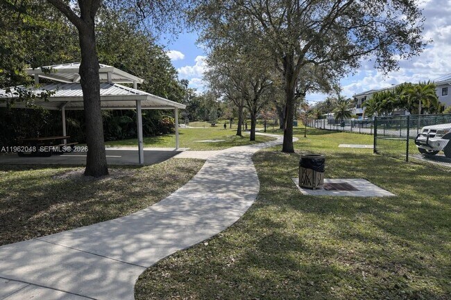 Building Photo - 4396 SW 25th Terrace