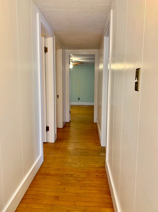 Building Photo - 6 Clark St