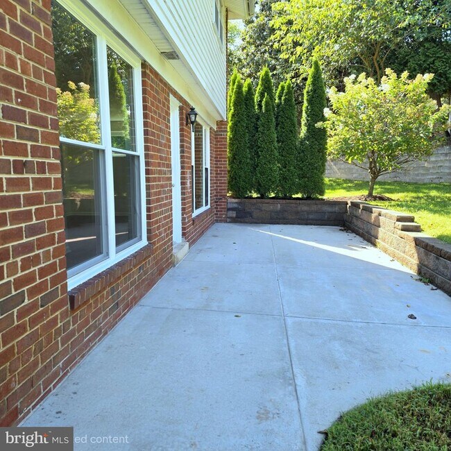 Building Photo - 13114 Bluhill Rd