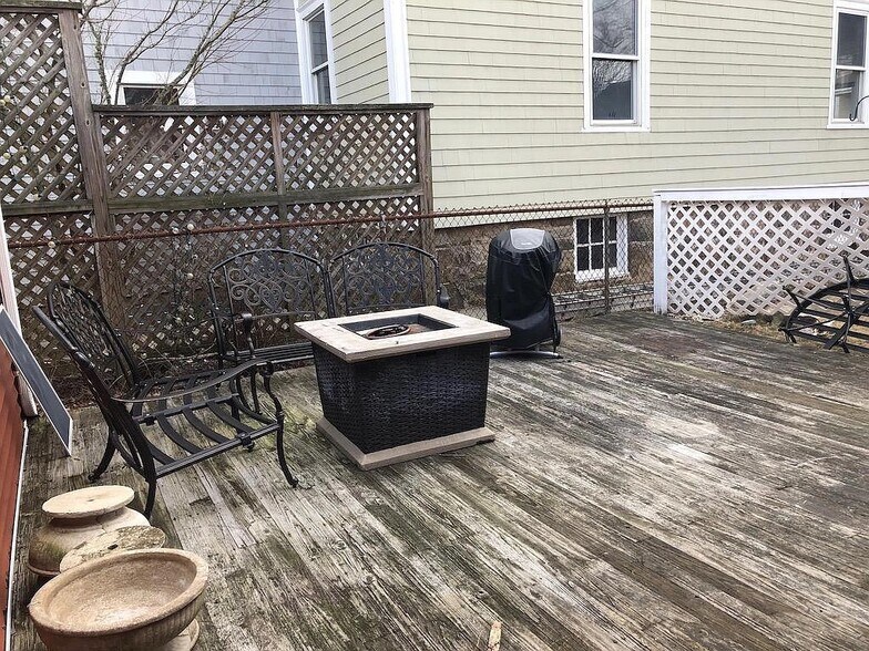 Building Photo - 34 Bacheller St