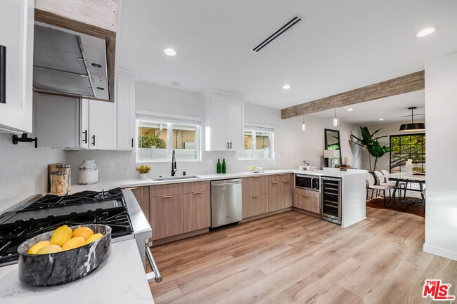 Building Photo - 16517 Hartsook St