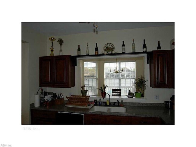 Building Photo - LAKE FRONT CONDO