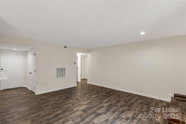 Building Photo - 7205 Winery Ln