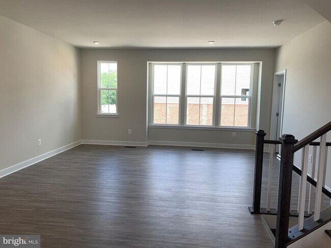 Building Photo - 11263 Dry Spring Dr