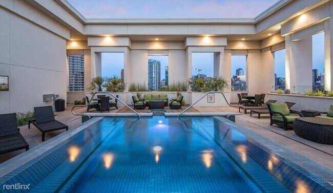 Building Photo - 2850 N Harwood St