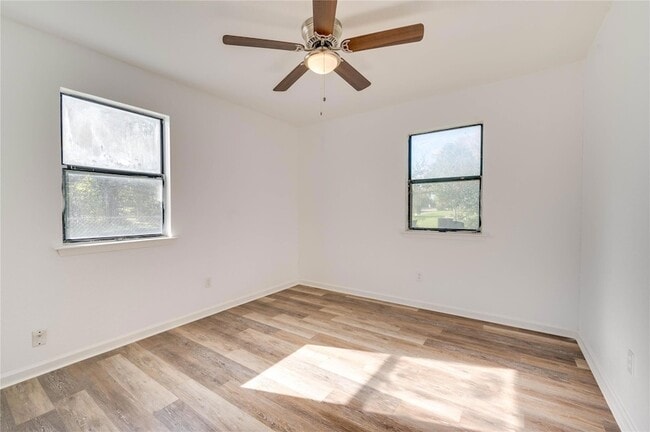 Building Photo - 706 Scenic Dr