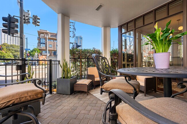 Building Photo - 686 Kettner Blvd